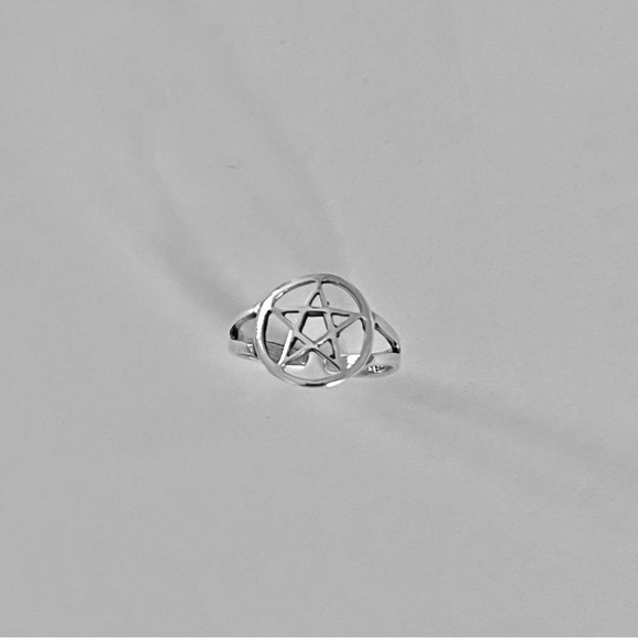 Sterling silver pentagram toe ring, silver pentagram toe ring, pentagram ring - Picture 5 of 7